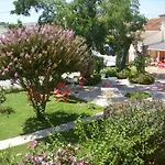 Les Vieux Acacias