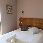 Les Vieux Acacias 2*