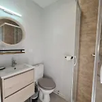 호텔 Les Vieux Acacias 2*