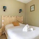 Les Vieux Acacias 호텔 Queyrac