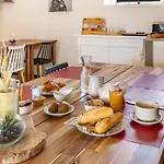 Les Vieux Acacias Queyrac