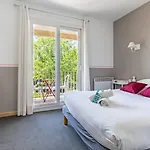 Les Vieux Acacias 2*