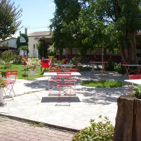 Hotel Les Vieux Acacias 2*