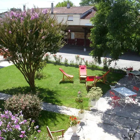 Les Vieux Acacias Hotel