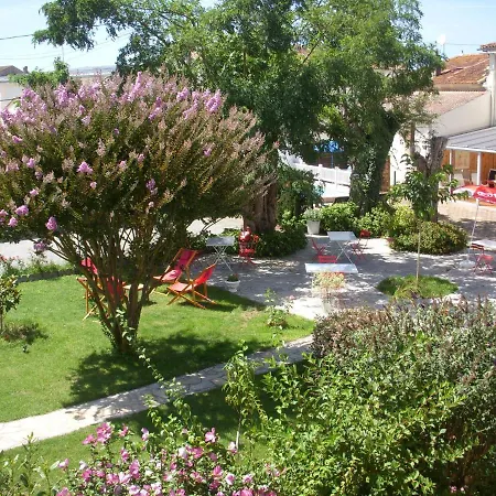 Les Vieux Acacias