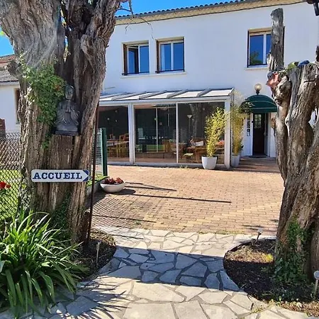 Les Vieux Acacias Hotel