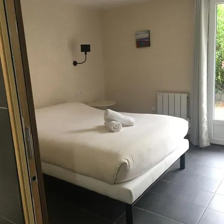 Les Vieux Acacias