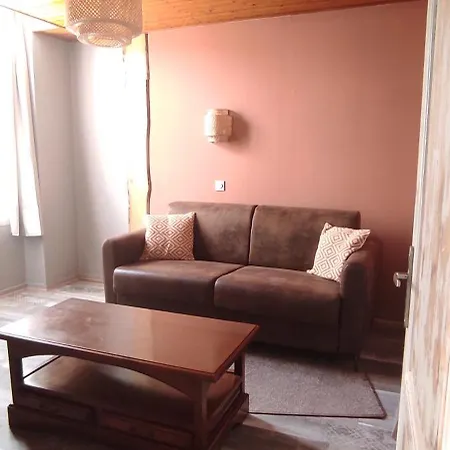 Les Vieux Acacias Hotel