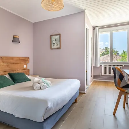 Les Vieux Acacias Hotel Queyrac