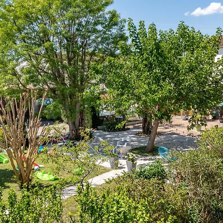Les Vieux Acacias Hotel Queyrac