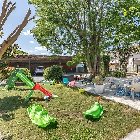 Hotel Les Vieux Acacias 2*