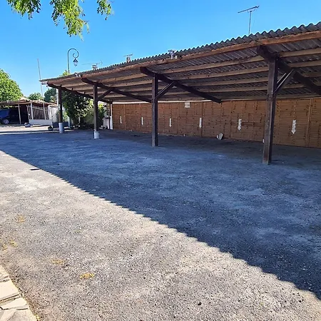 מלון Les Vieux Acacias