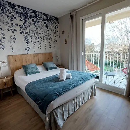 Hotel Les Vieux Acacias
