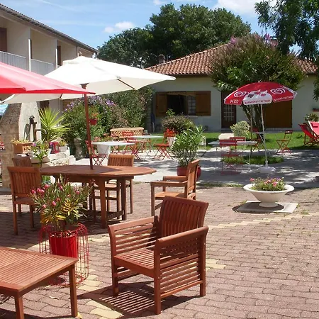 Hotel Les Vieux Acacias 2*