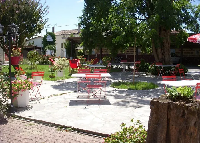 Hotel Les Vieux Acacias 2*