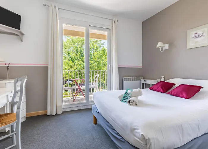 Les Vieux Acacias 2*